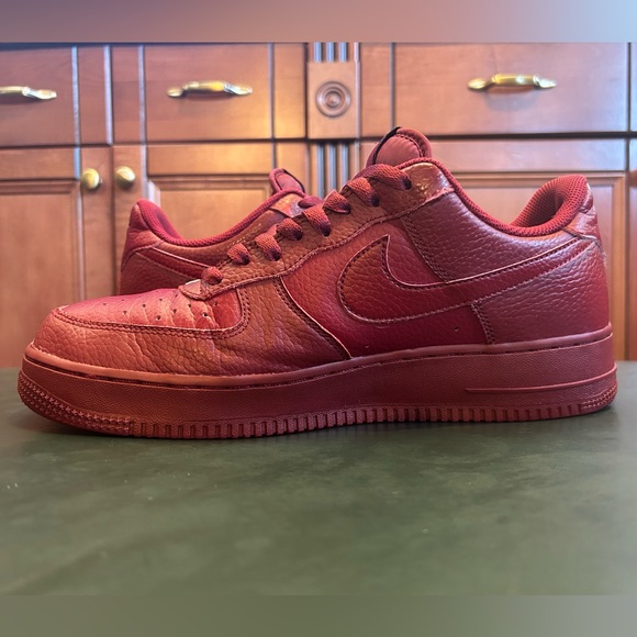 Nike Men's Air Force 1 Low '07 LV8 Burgundy AJ7280-600 - Sz 10 - EXCELLENT - Picture 10 of 13